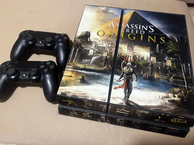 PS4 Fat - Versão Assassins Creed