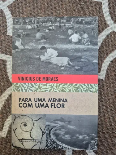 Livro Para Uma Menina Com Uma Flor