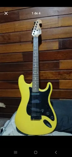 Guitarra mamphis mg32 + Amplificador sheldon gt300