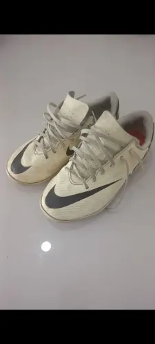 Chuteira futsal 