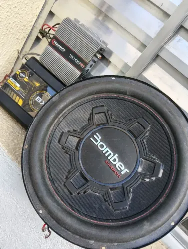 Kit subwoofer 12 Bomber carbon + módulos Taramps boog 