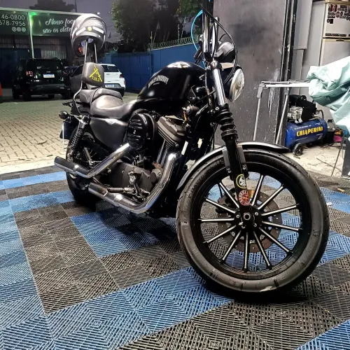 Harley davidson 883 iron
