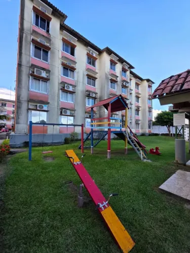 APARTAMENTO À VENDO NO BAIRRO FLORES