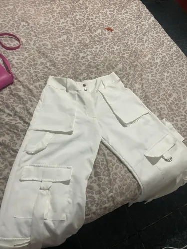 Vende se calça alfaiataria