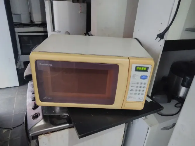 Microondas funcionando ok NAO ENTREGO RETIRADA NO BAIRRO TAQUARIL 160 REAIS