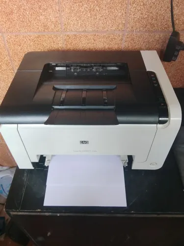 01 impressora Hp colorida 1025 04 tonner novos toda perfeita com garantia.zap *.