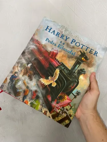 Livro Harry Potter e a Pedra Filosofal (Edição Ilustrada Capa Dura) - Jim Kay