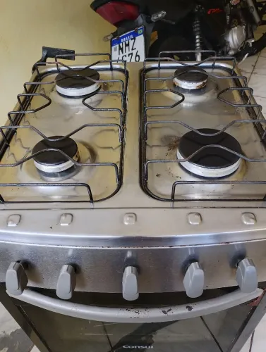 Vendo um fogão 4 bocas inox tudo funcionando