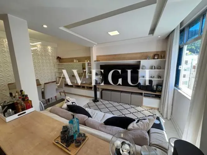 Apartamento Original 2 quartos, reformado, portaria 24 horas, Copacabana.