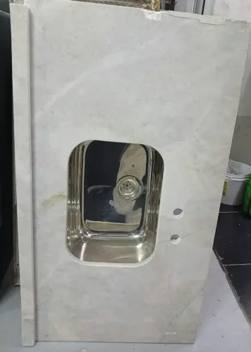 Pia de mármore com cuba de inox