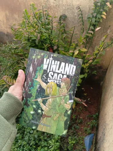 VINLAND SAGA VOLUME 5 (EDIÇÃO DELUXE)