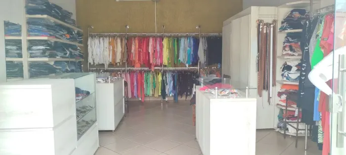 Vendo estoque completo de loja de roupas femininas 