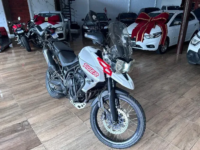 TIGER 800 XCX SUPER CONSERVADA