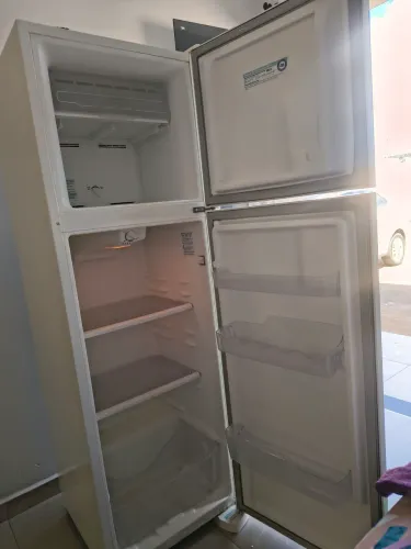Geladeira Electrolux gelo séco funcionando perfeitamente 