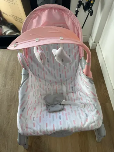 Cadeira balanço bebê multikids em perfeito estado 
