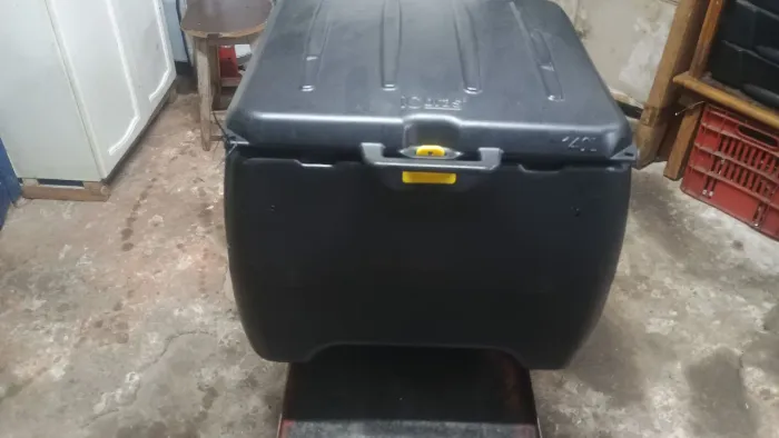 Baú de 140 litros