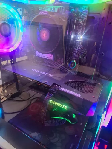 RX 7600 DE FABRICA