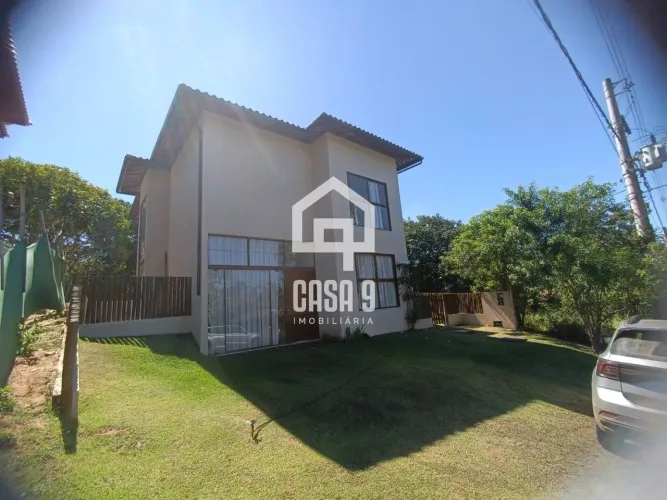 Casa duplex com 4 suítes para locação anual no condominio Fazenda Praia do Forte em Açu da