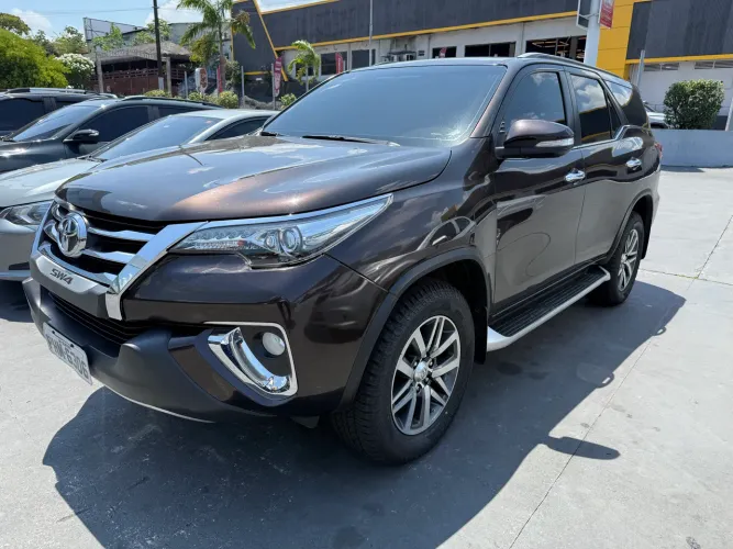 Toyota Hilux SW4 SRX 4X4 2.8 TDI 16V Dies. Aut. 2017