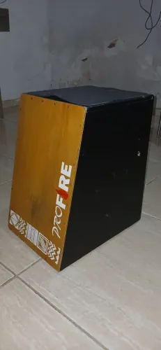 Cajon elétrico