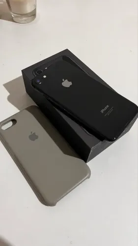 iPhone 8 64GB preto