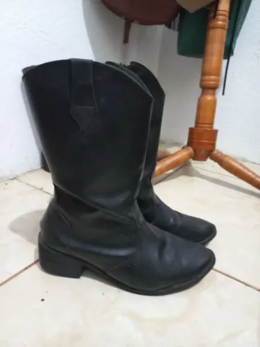 Bota country western preta
