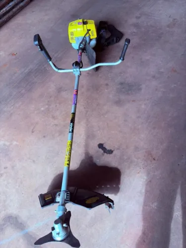 Roçadeira a gasolina, 1,90 cv, 52,0 cm3 (cc) RGP 520 Vonder