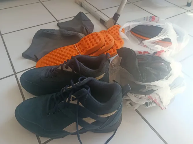 Sapato Tênis 43 + acessórios