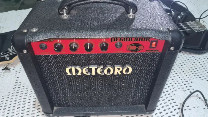 Amplificador meteoro fwb-20 demolidor