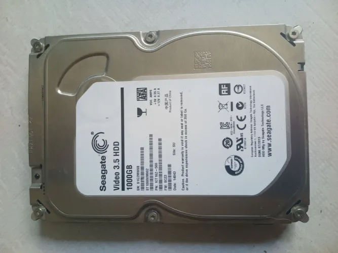 Hdd 3.5 vídeo Seagate 1 Tera vendoo ou troco