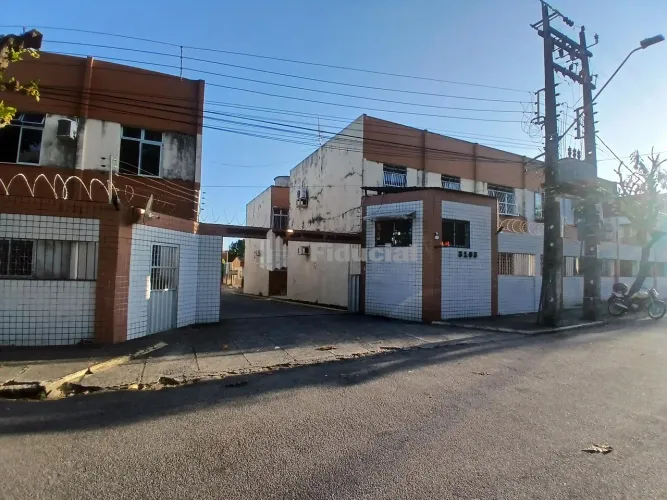 APARTAMENTO PRA LOCAÇÃO NO DIONISIO TORRES Apartamento de 119 m² com 03 dormitórios sendo 