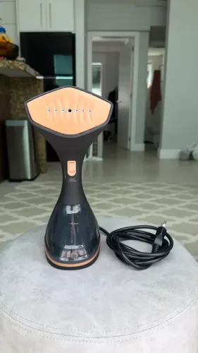 Vaporizador de Roupas Black Decker Portátil 230ml 127v