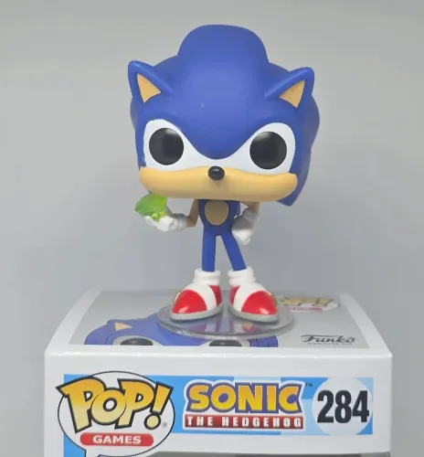 Funko Pop Sonic With Emerald #284 