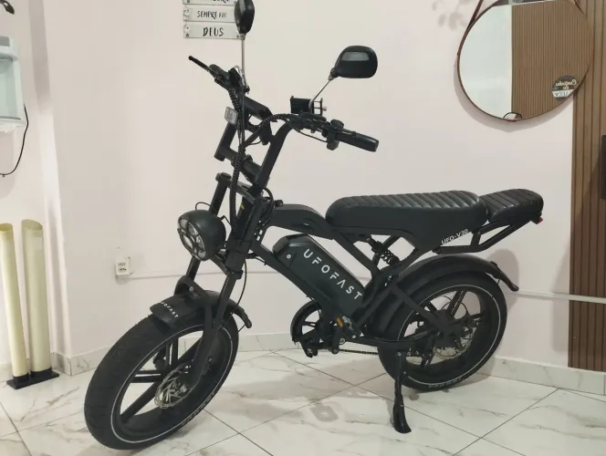 Bike elétrica V30 com 1000watts de potência 