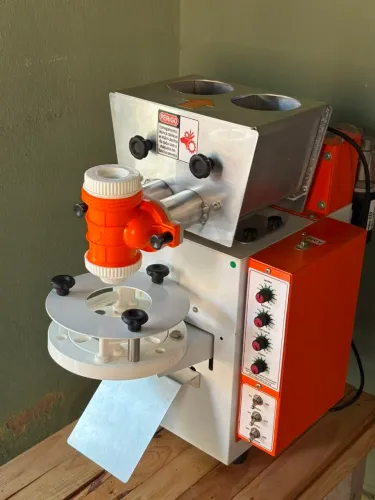 Máquina de produzir salgados compacta print