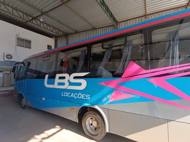 Micro ônibus senior executivo