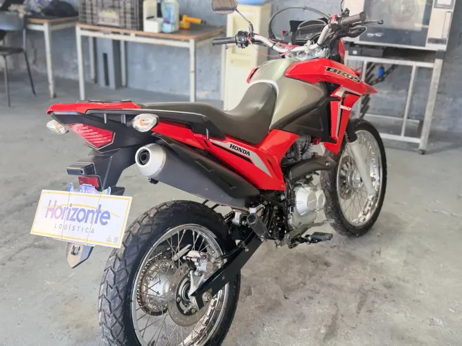 Bros 160 novíssima.