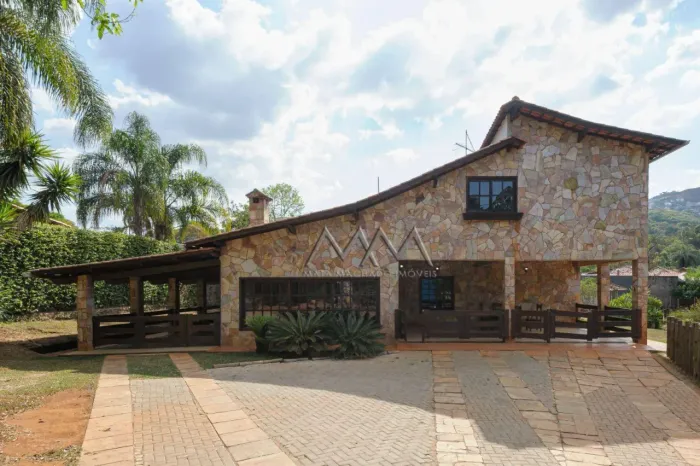 Casa à Venda no Condomínio Vila Del Rey | 2.400 m² - 4 quartos