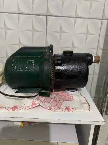 Bomba de agua auto aspirante schineider 350 reais Zap *73