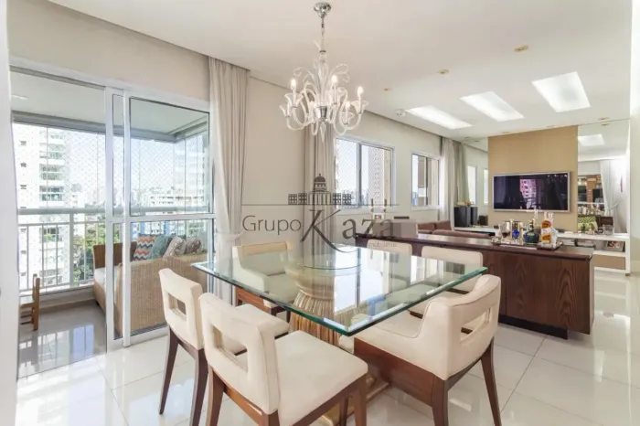 Apartamento - 2 Dormitórios - Vila Olímpia - 132m².