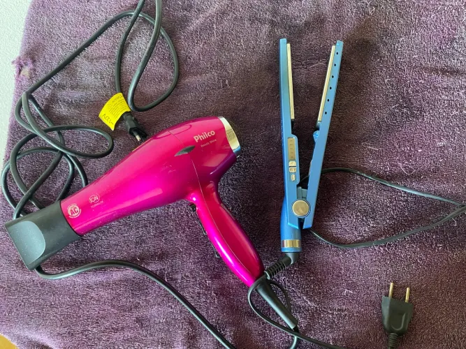 Secador e prancha de cabelo