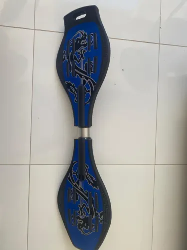 Skate de duas rodas