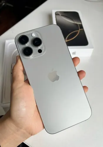 iPhone 16 Pro Max Titânio Natural 256GB 6 meses de garantia