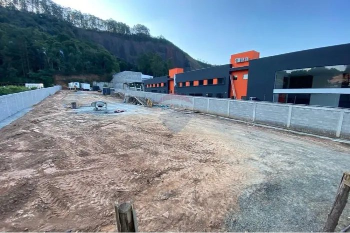 Terreno para locação com 2435 m² na Deusdedit Salgado 3500 - em frente ao Hospital de Unim