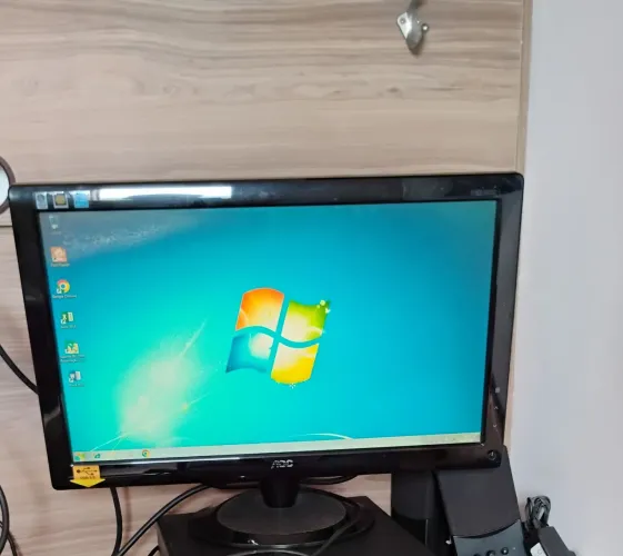 Monitor AOC FUNCIONANDO com saída USB