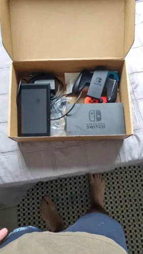 Troco meu nintendo switch v1 que será futuramente desbloqueado por um ps5 pro usado bom
