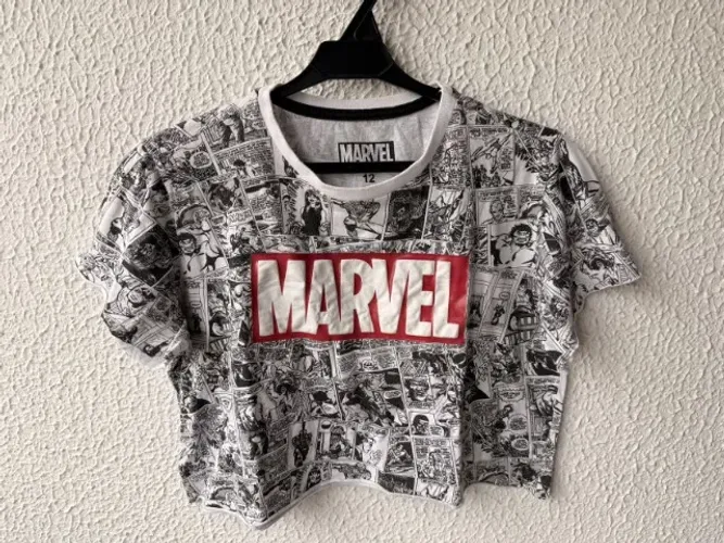 Camiseta Marvel tamanho 12