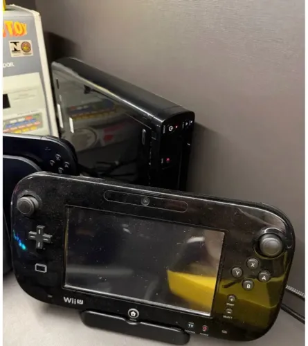 Wii U Americano, Com caixa e Manuais SEM OS BERÇOS