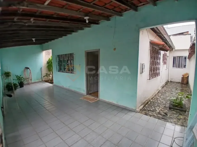 Casa Linear em Laranjeiras próxima a Avenida Central!