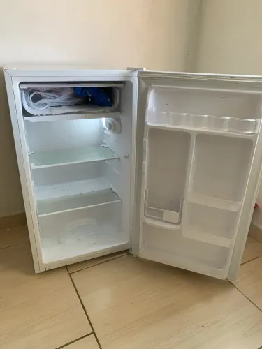 Frigobar eletrolux em90